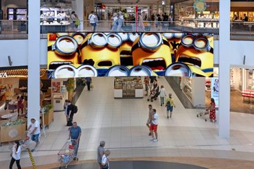 Nośniki DOOH są zlokalizowane m.in. w centrach handlowych