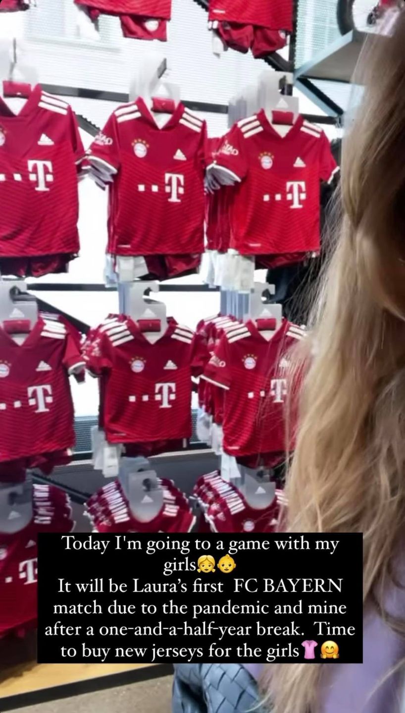 Anna Lewandowska przyprowadziła Laurę na jej pierwszy mecz