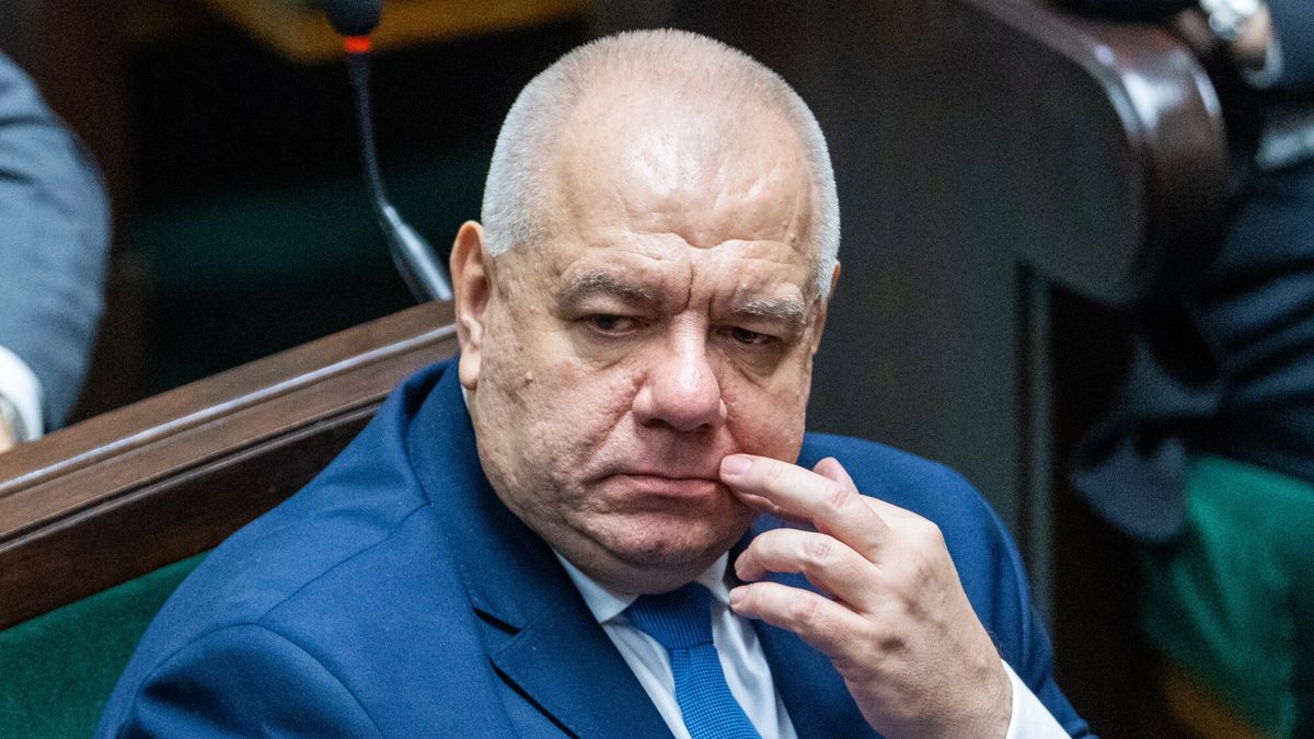 Jacek Sasin nie będzie już szefem MAP. Zastąpi go Marzena Małek