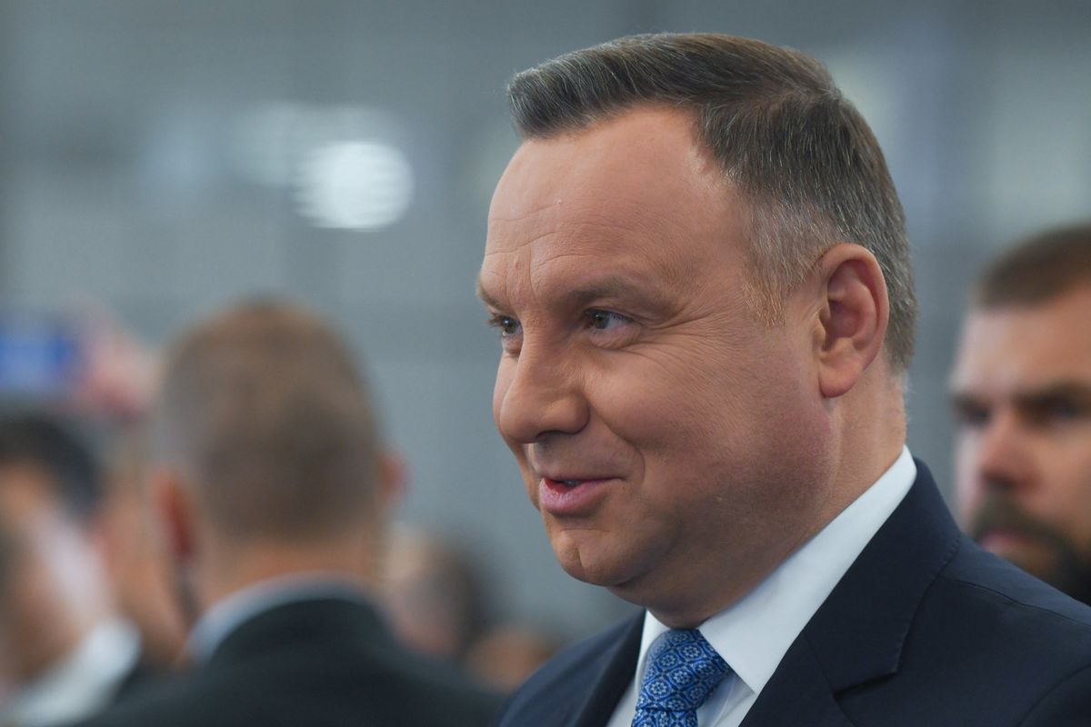 Prezydent Andrzej Duda zaprzeczył, że kupił willę w Krakowie. Ale przyznał, że wcześniej kupił tam mieszkanie