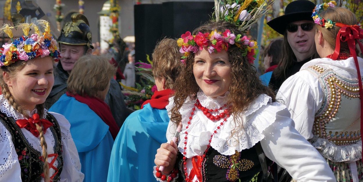 Dlaczego kiedyś panna chciała być oblana? Tak wyglądał prawdziwy dyngus