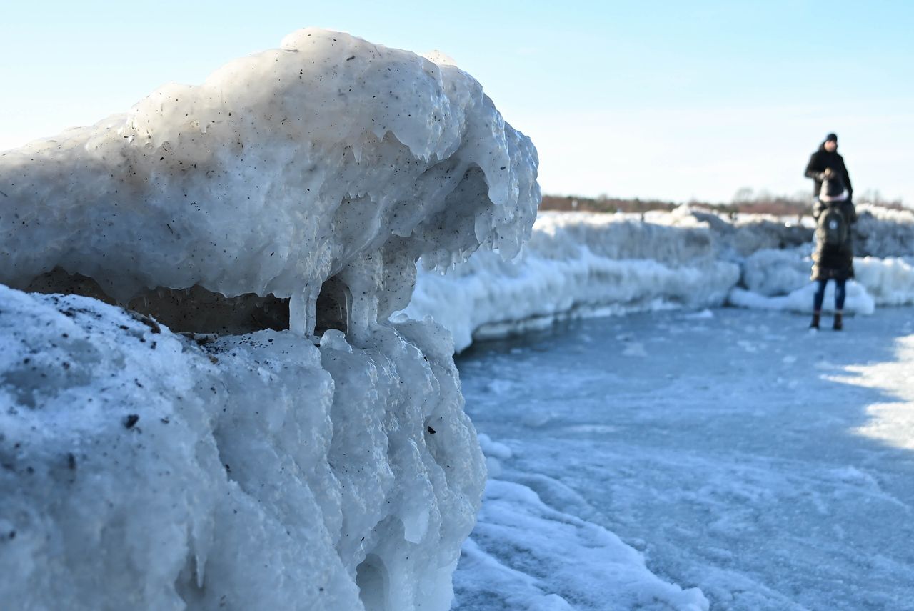 Morze w pułapce lodu. Wojska i karczmy na zamarzniętym Bałtyku