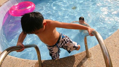 Basen w ogrodzie - dobre rozwiązanie na letnie upały 1