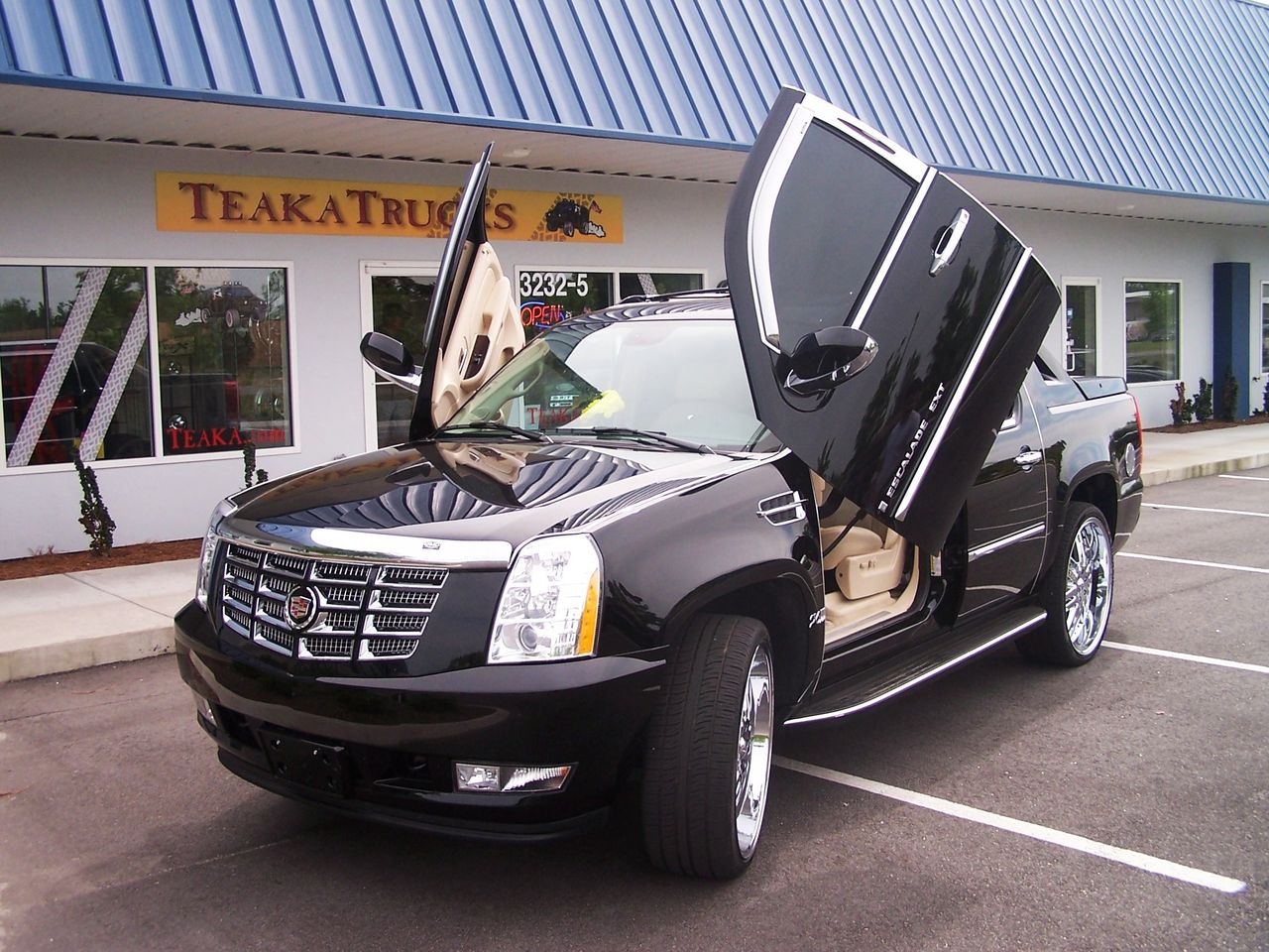 Cadillac Escalade (fot. news.teaka.com)