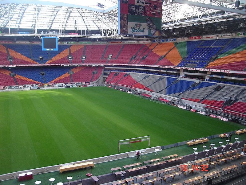 Sony XEL-1 OLED na Amsterdam ArenA 2