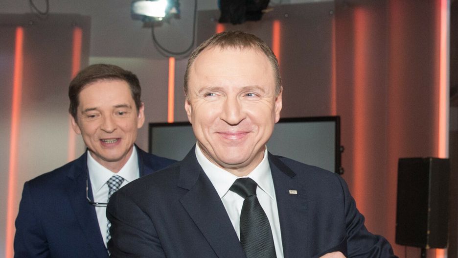 Przemysław Babiarz i Jacek Kurski przypisali TVP sukces skoczków w Pekinie