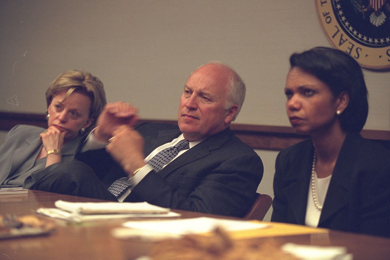 Wiceprezydent Dick Cheney i Sekretarz Stanu Condoleezza Rice w PEOC (President's Emergency Operations Center)