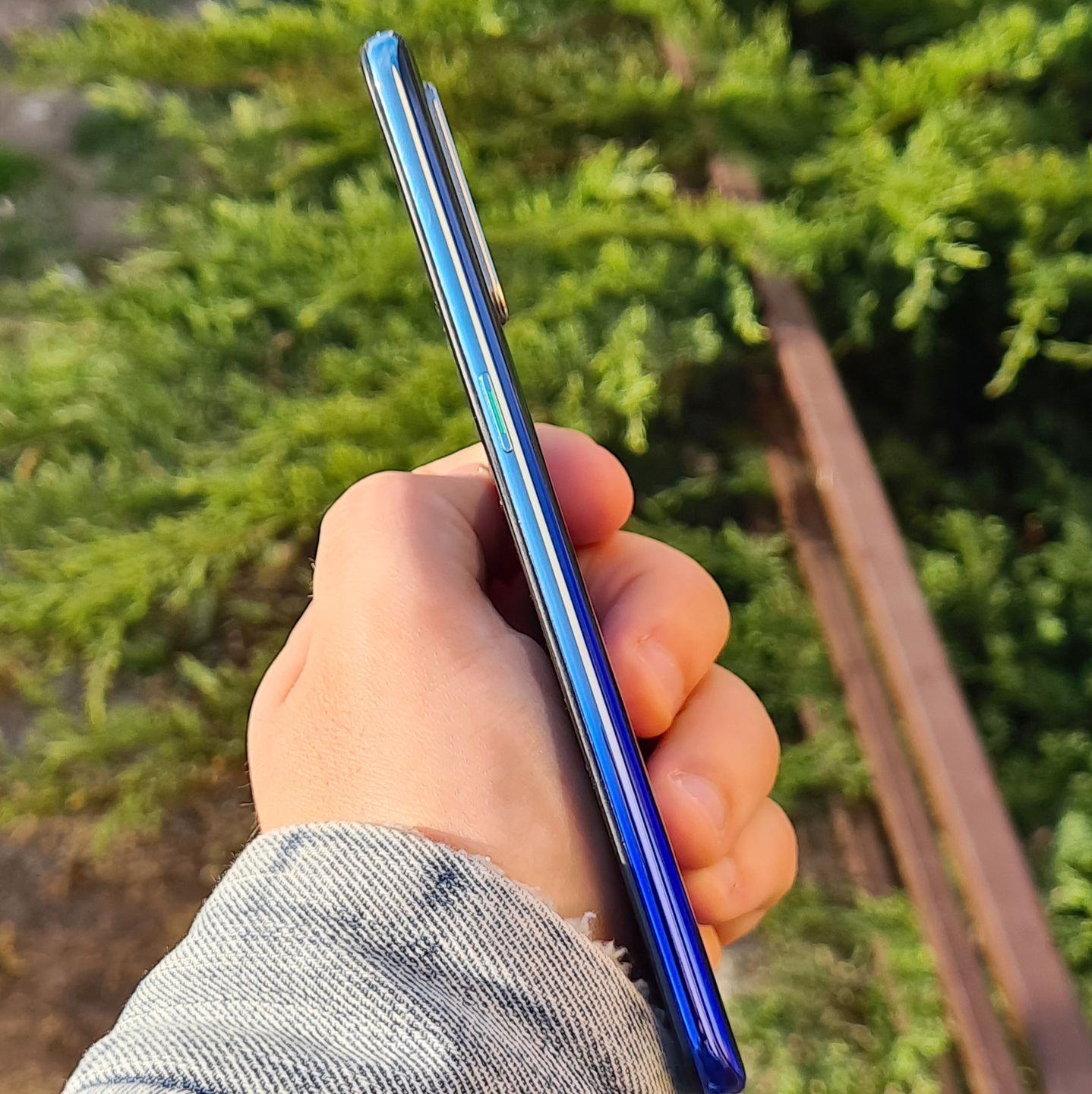 Taniej, ale i bardziej nijako. Test OPPO Reno 3 85