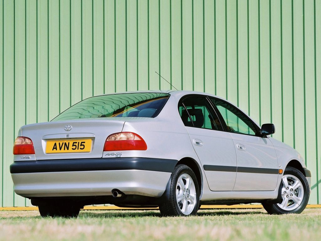 Toyota Avensis I