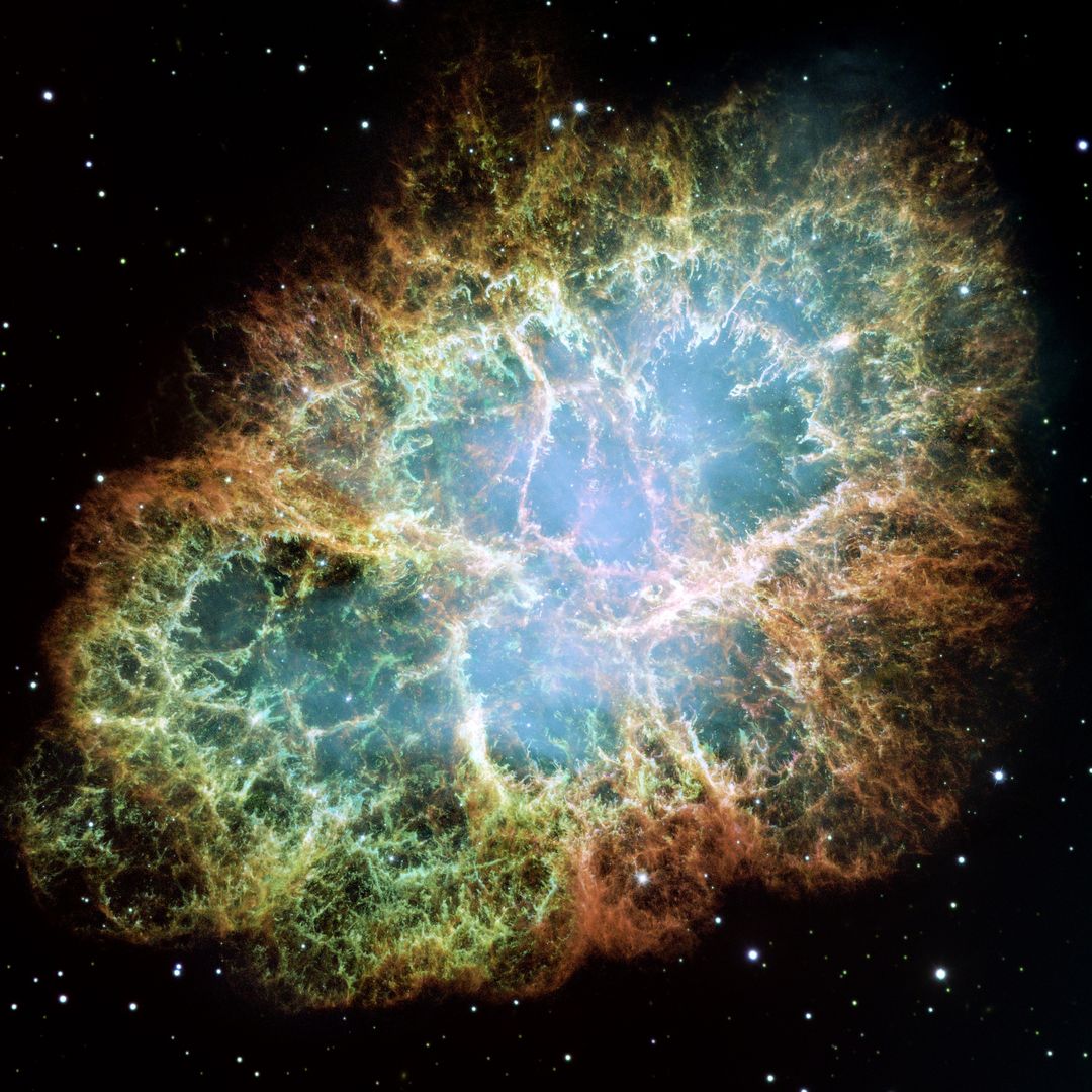 W wybuchu supernowej powstają gwiazdy neutronowe, czarne dziury, ale też mgławice złożone z odrzuconej materii. Na zdjęciu Mgławica Krab. (fot: ESA/Hubble)