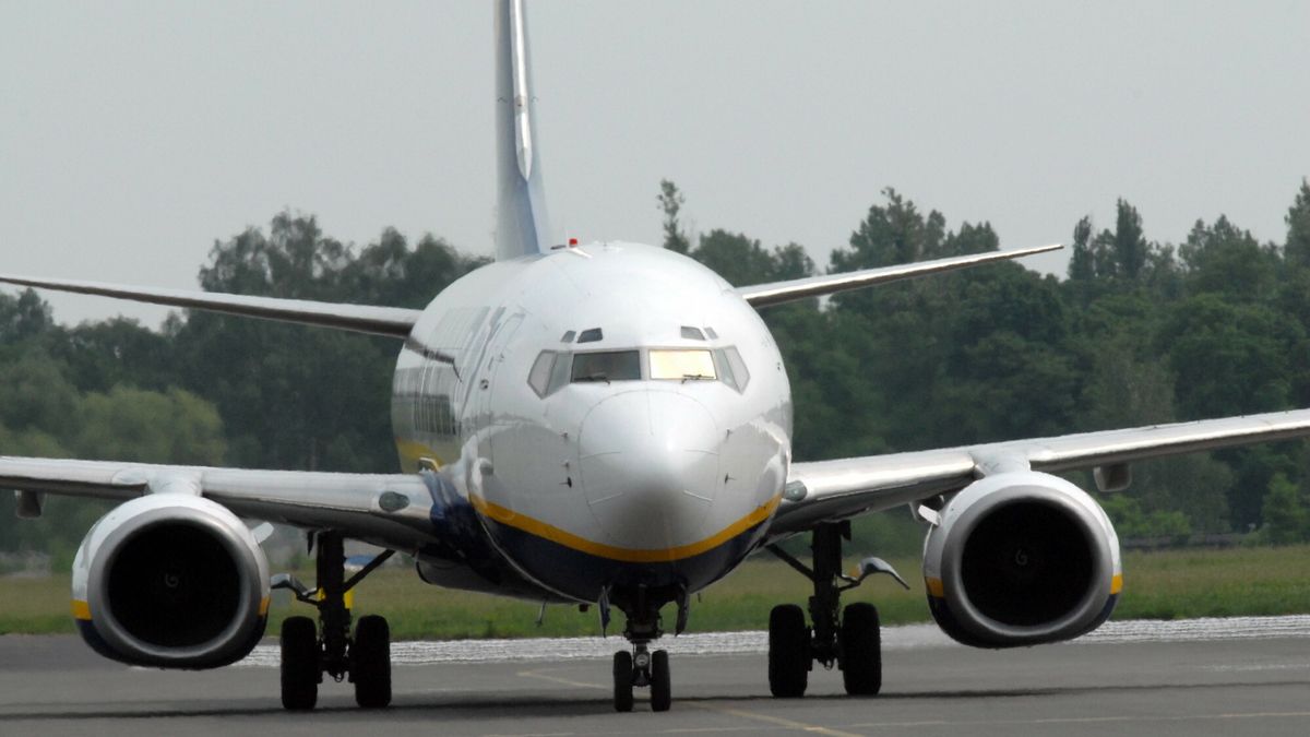 Samolot lądował awaryjnie na wodzie.