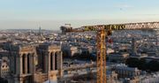"Klimat, do działań". Aktywiści Greenpeace wspięli się 80 metrów, by wywiesić transparent