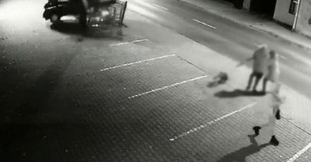 Z impetem uderzył mazdą w drzewo. Był agresywny wobec ratowników