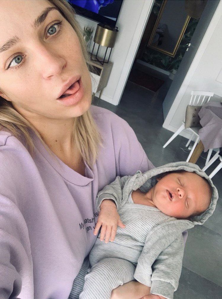 Martyna Gliwińska chętnie pozuje z synem Kazimierzem