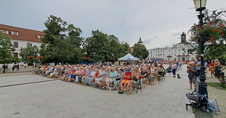 Muzyczne czwartki wracają na płocką starówkę. Przed nami osiem kameralnych koncertów
