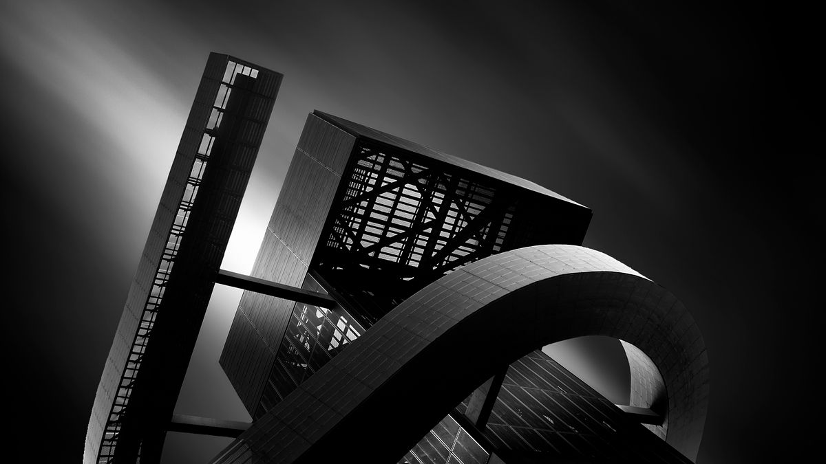 Tony DeSantis odnalazł swój styl w harmonijnych, czarno-białych zdjęciach architektury 1