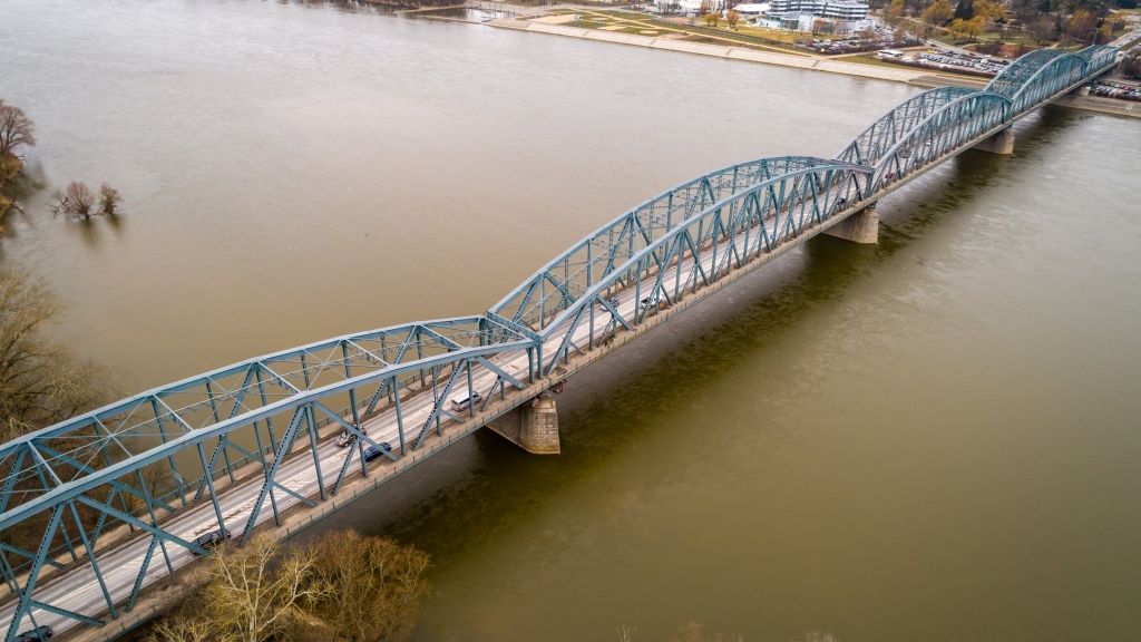 W latach 2020-2022 w Toruniu zmodernizowany został most generała Piłsudskiego