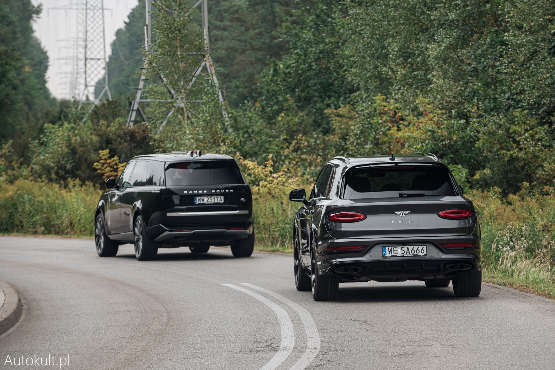 Range Rover (2022) vs Bentley Bentayga S (2022) vs Mercedes-Maybach GLS 600 (2022)