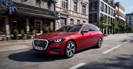 Mercedes odświeżył Klasę C. Więcej mocy, nowa technologia i większy zasięg