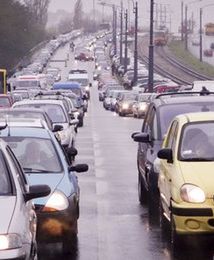 W marcu zarejestrowano najwięcej samochodów w tym stuleciu