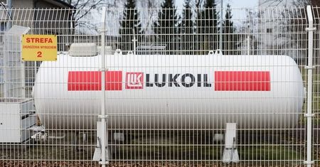 “PB”: Car izolacji wybrał Polskę.