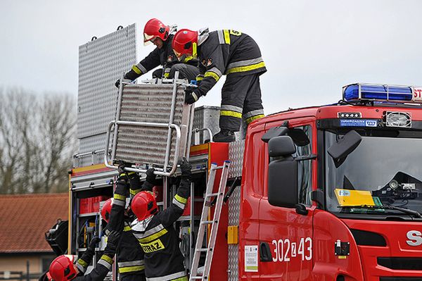 Tragiczny pożar w Warszawie - 2 osoby nie żyją
