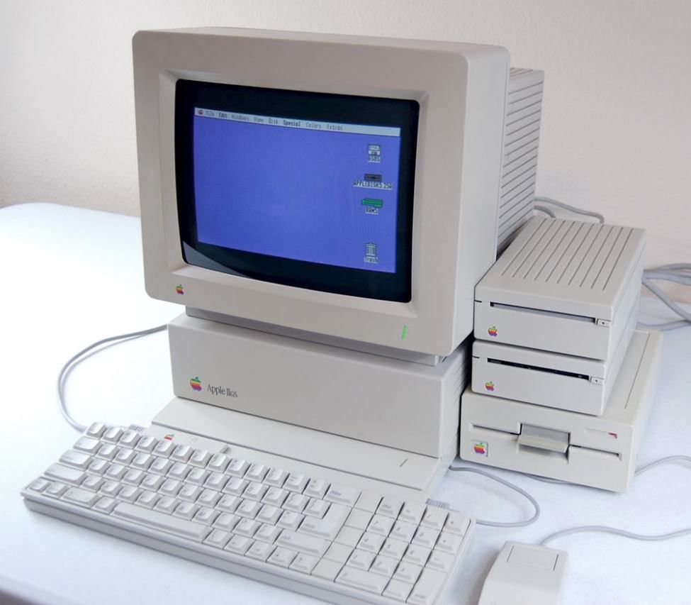 Apple IIgs, jedne z pierwszych, szesnastobitowych komputerów Apple (1986-1992).