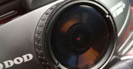 Test kamerki samochodowej DOD LS470W+ – czy za jakość trzeba tyle zapłacić?