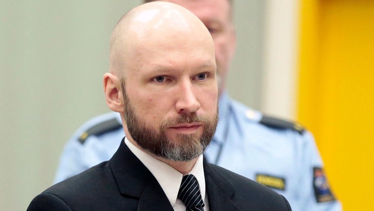 <p>epa05709317 Anders Behring Breivik (C) with his lawyers Mona Danielsen (L) and Oystein Storrvik (R) at the appeal case in Borgarting Court of Appeal at Telemark prison in Skien, Norway, 10 January 2017. The Norwegian Ministry of Justice and Breivik have both appealed the Oslo District Court&#8217;s judgment of 20 April 2016 as Breivik is charging Norwegian authorities of violating his human rights by holding him in isolation for almost five years.  The Court of Appeal will examine whether Breivik&#8217;s prison conditions are in violation of the European Convention of Human rights. Mass murderer Anders Behring Breivik was sentenced to a maximum term of 21 years for killing 77 people in bomb and shooting attacks on 22 July 2011.  EPA/LISE AASERUD NORWAY OUT<br />
Dostawca: PAP/EPA.</p>