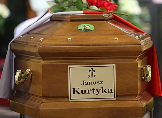 "Powinno pojawić się przepraszam" - pogrzeb J. Kurtyki