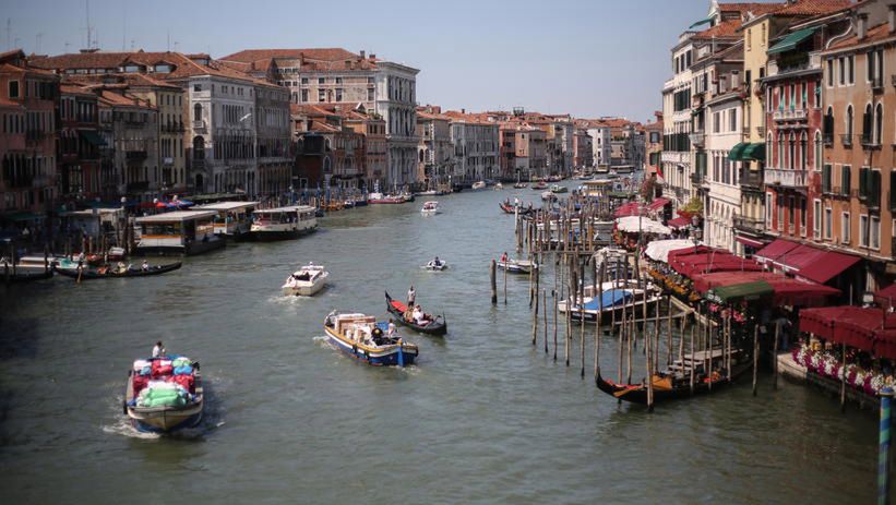 Pod laguną w Wenecji odkryto pozostałości antycznej drogi.