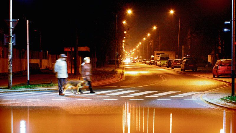 Róg Boya-Żeleńskiego z Kasprowicza. Jasno i bezpiecznie