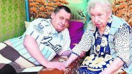 Pan Hieronim opiekuje się jeszcze swoją schorowaną mamą