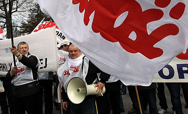 Związkowe protesty bez polityków?