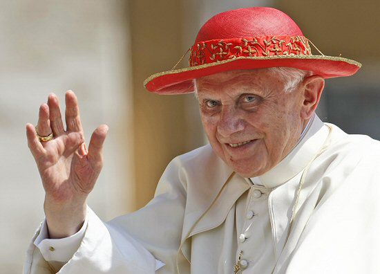 Wakacje papieża: będzie pisał książkę i encyklikę