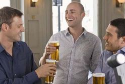 Komu alkohol najlepiej smakuje w pracy?