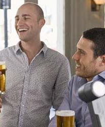 Komu alkohol najlepiej smakuje w pracy?