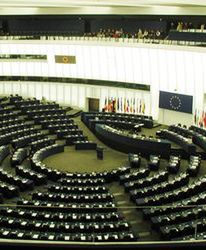 35 tys. zł pensji dla europosła