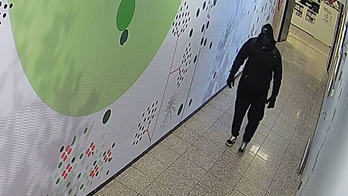 Rozpoznajesz tego mężczyznę? To on napadł na kantor w Vivo.