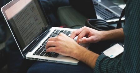 Brytyjski wywiad zatrudni dodatkowo blisko tysiąc osób