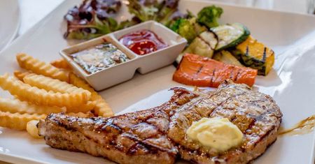 Dieta niskotłuszczowa odchudza skuteczniej niż niskowęglowodanowa