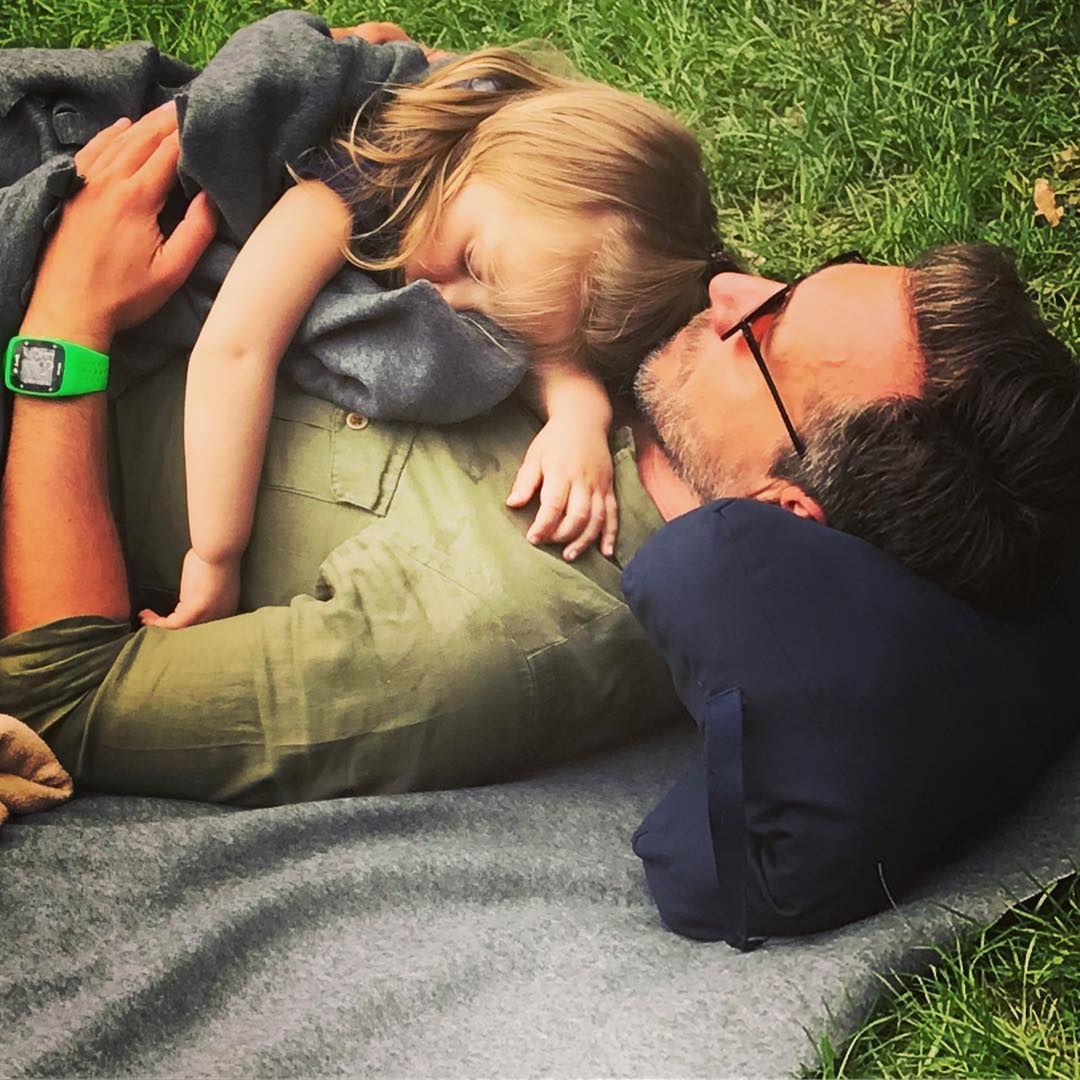 Piotr Kraśko z córeczka Laura na majówce w Gałkowie