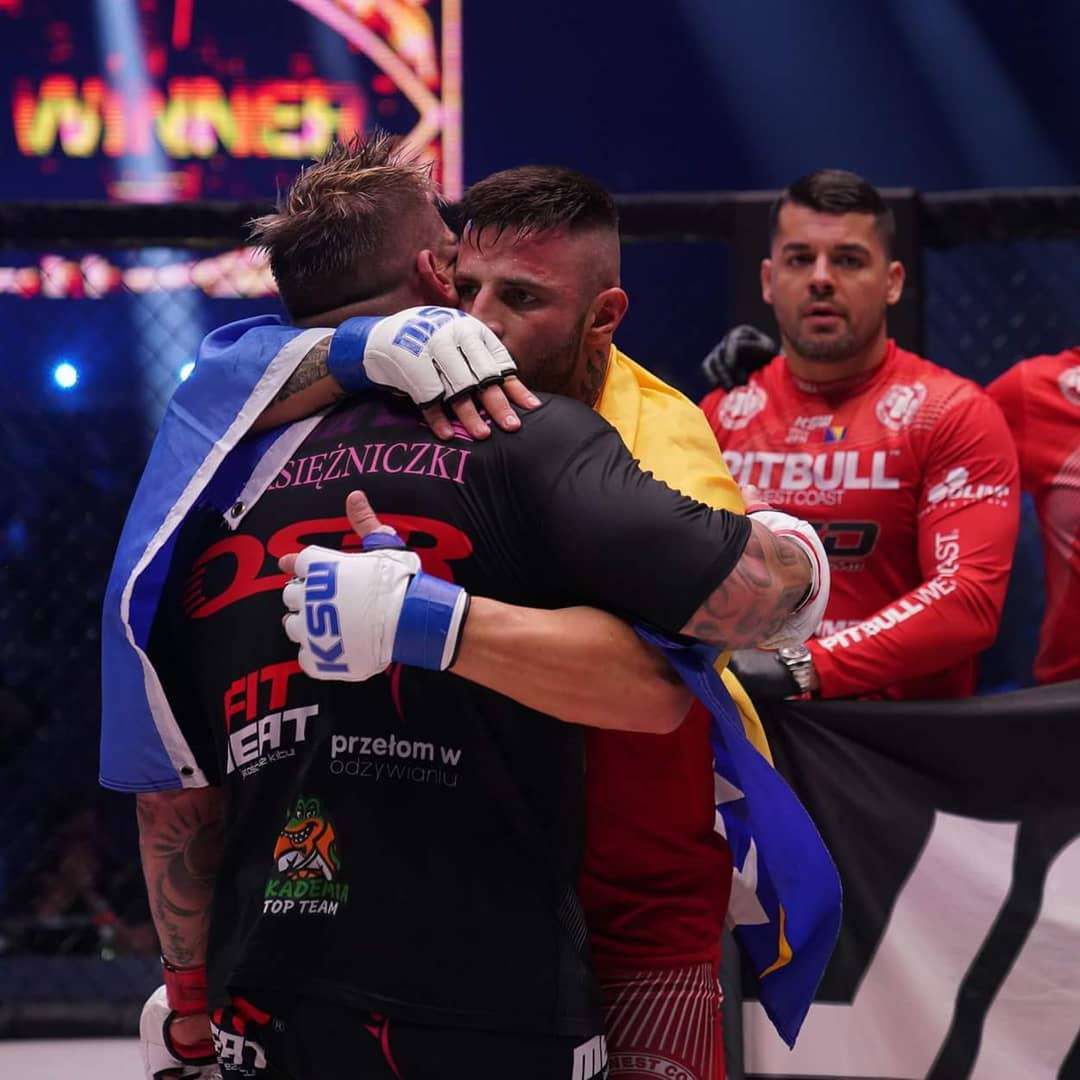 Erko Jun pokonuje Popka -  fot. Instagram ksw_mma