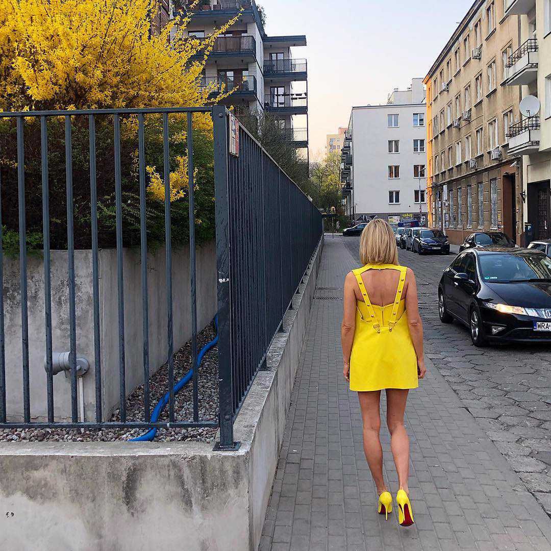 Małgorzata Rozenek w kanarkowej stylizacji