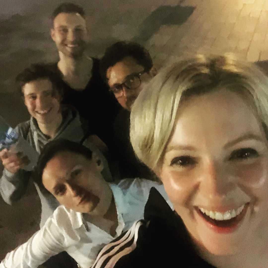 Dorota Szelągowska rozbawiona w środki nocy z przyjaciółmi