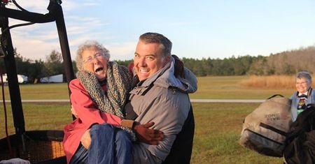 Nowotwór jej nie zatrzymał. 90-latka w podróży