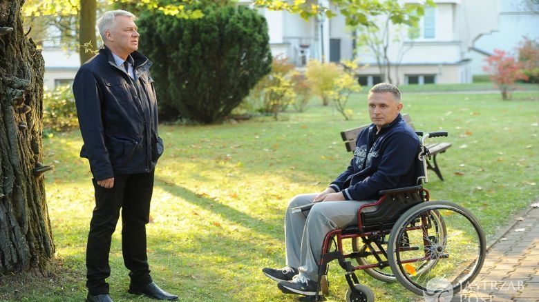 M jak miłość, Artur (Robert Moskwa), Robert (Zbigniew Stryj)