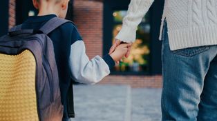 Relacje uczniów i rodziców rzutują na proces edukacji. "Szkoła może wspierać wychowanie, ale nie zastąpi domu"