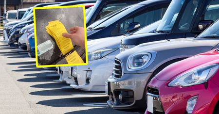 Aż roi się w oczach. Tyle "karteczek" za wycieraczką