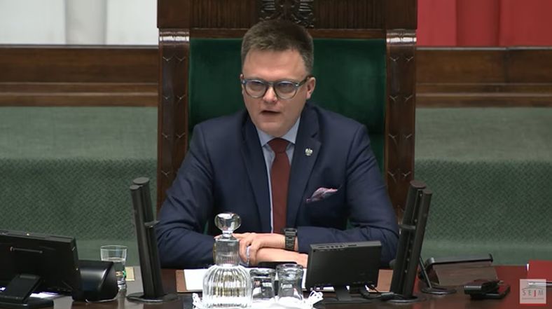 Ekspert ocenia mowę ciała marszałka Szymona Hołowni